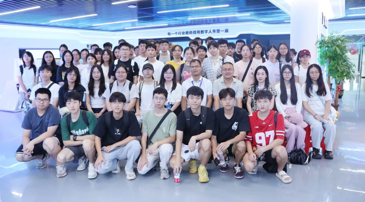 探索未来科技，，，，，，，，共筑智慧桥梁